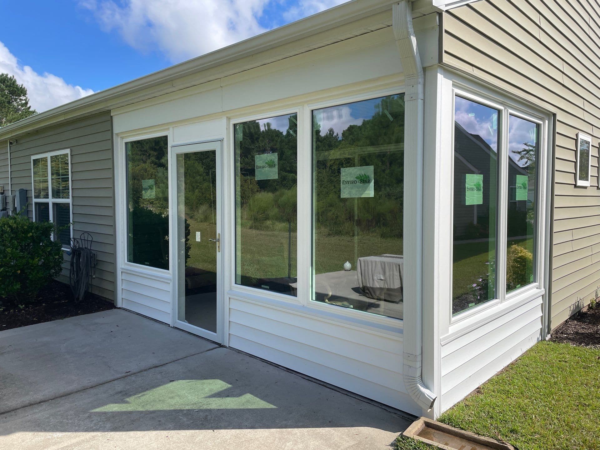 contract-exteriors-myrtle-beach-south-carolina-OKNA-window-enclosure-installation