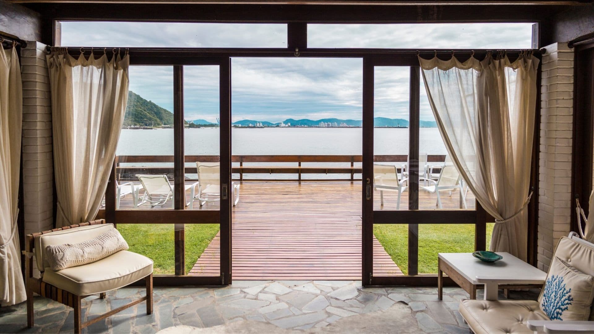 Maximize-Your-Homes-Comfort-and-Savings-with-Energy-Efficient-Windows