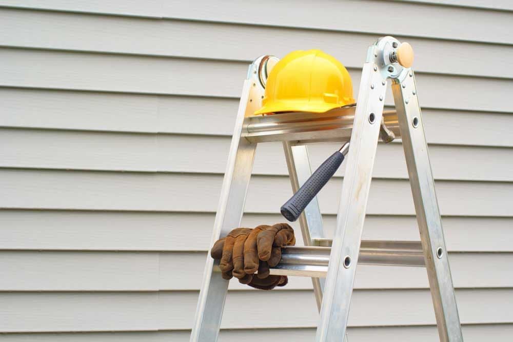 Stepladder-hardhat-gloves