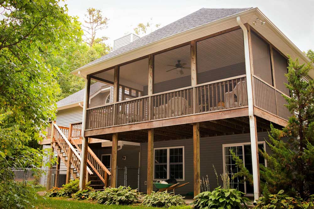 5 Advantages of Adding a Deck to Your Home